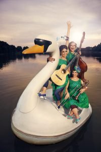 Zucchini Sistaz - "Falsche Wimpern - echte Musik" @ Kulturzentrum GBS (Ballenlager)